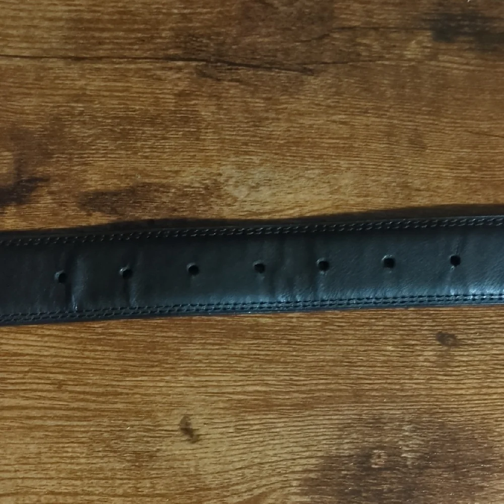 Genuine Dickies Reversible Black To Brown Leather Belt with Metallic Buckle 32